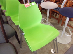 chair 001.jpg