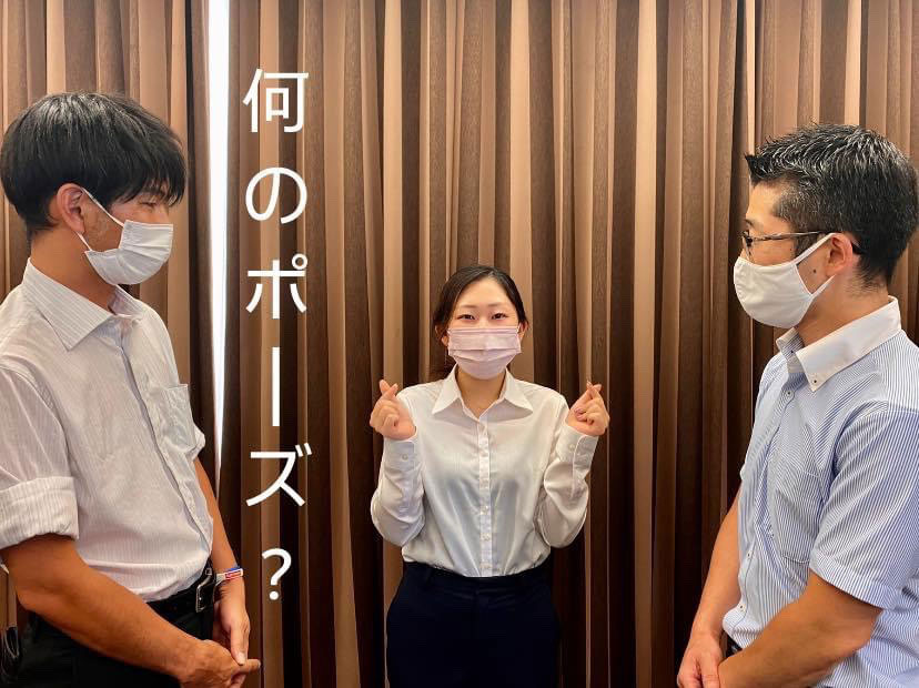 真ん中、23歳、入社2年目で役員研修に参加。両隣はテンポス20年選手。
